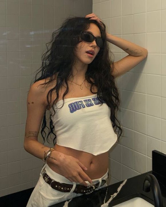 chaeyoung pics tweet media