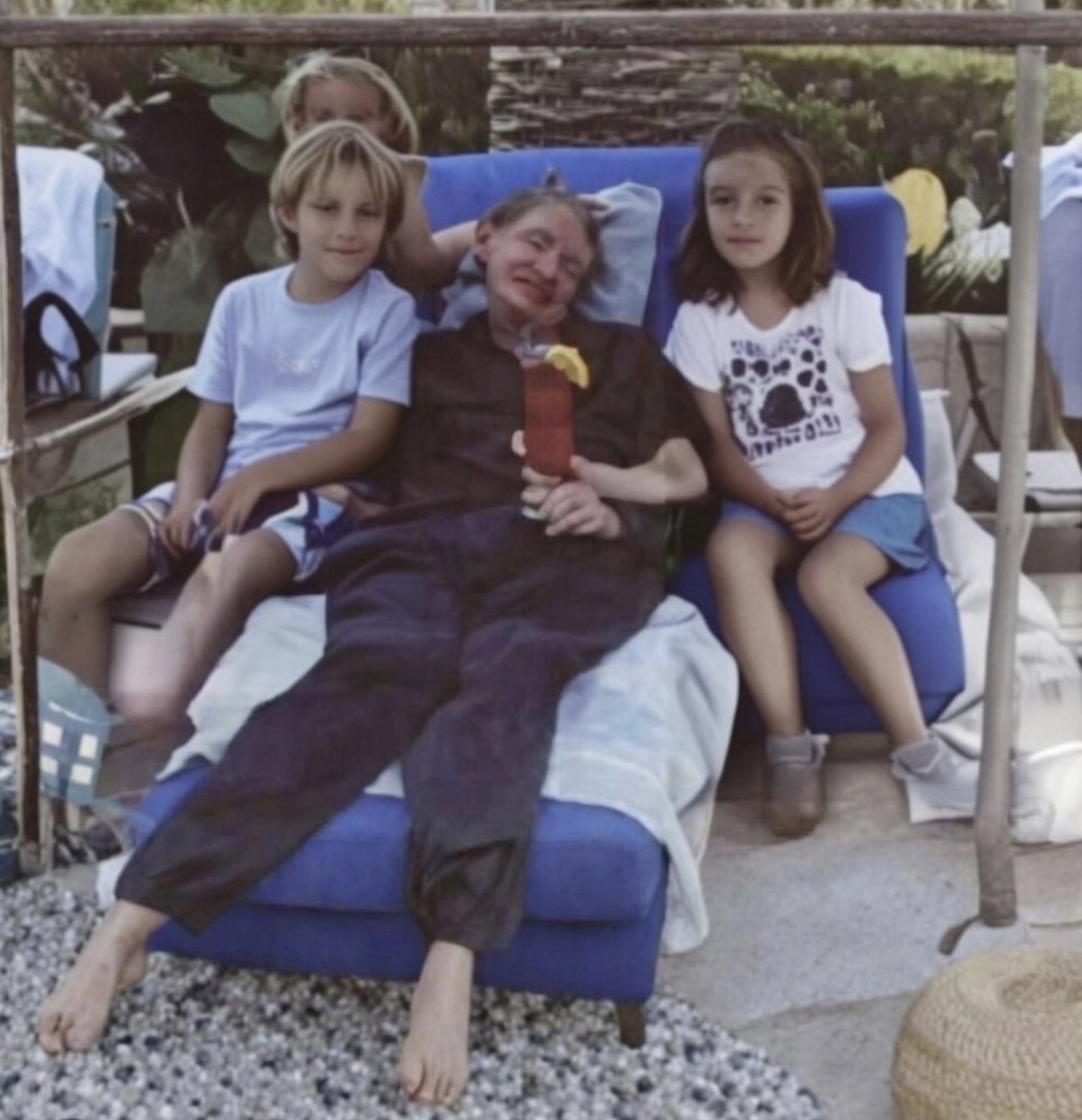 صباح الخير فقط للمسلمين وكسم النصارى واللواط واليهود والملحدين من جماعة ابستين