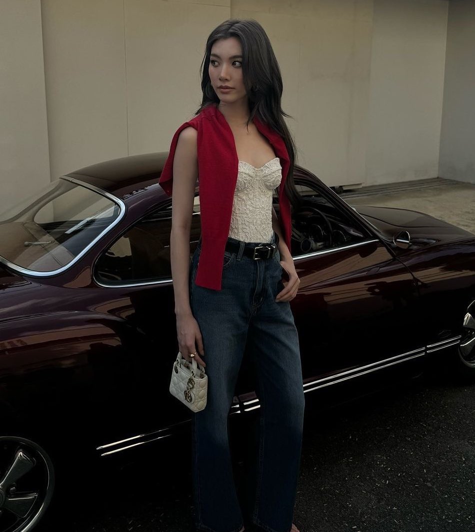 prettyummies's tweet image. now who remembers this au about tennis star ling agreeing to an underw3ar photoshoot with model orm 👅