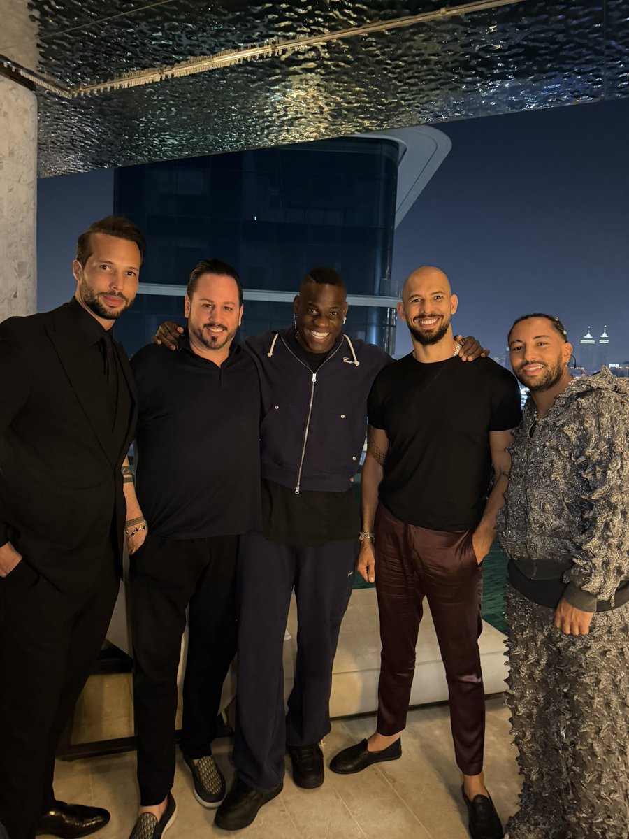 Cobratate's tweet image. GM

“And the police asked me why I had 30,000 in cash on me. 

I told them. 

BECAUSE IM RICH!”