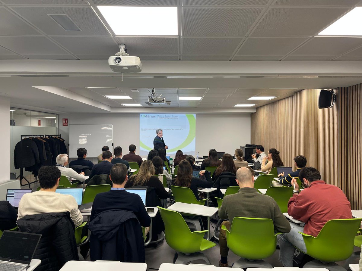 El pasado fin de semana contamos en nuestras clases con la presencia de: 

- D. Carlos Manuel Porron Suarez, ex Gerente de Concesiones de AENA.

- D. Howard Ocariz, Responsable área de Financiación Pública en Valdur NEXT.

Nuestro agradecimiento por su participación.