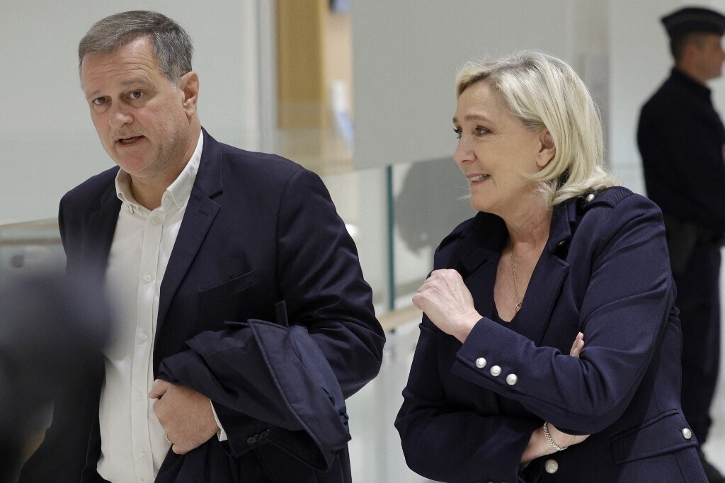 « Ces types avaient l’air idiot » : quand Louis Aliot et le RN apparaissent malgré eux dans la correspondance de Jeffrey Epstein 

➡️ l.humanite.fr/KKT