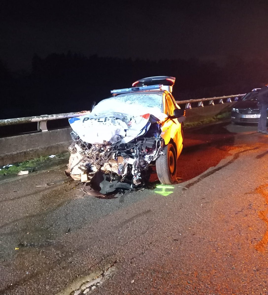 Une nouvelle fois, des policiers ont été grièvement blessés suite à un refus d'obtempérer à Nantes. Soutien total à nos forces de l’ordre. Il faut des peines fermes automatiques et le rétablissement de l’autorité de l’État. La sécurité de ceux qui assurent la nôtre n’est pas