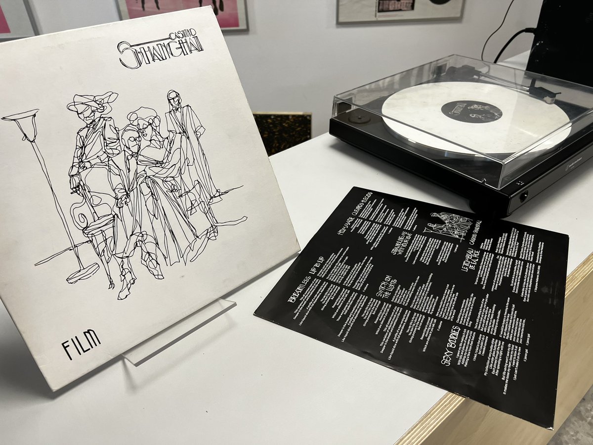 • Área de escucha de vinilos • Museo de Arte Carrillo Gil • Casino Shanghai •