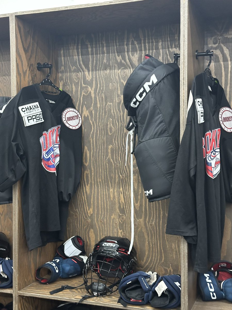 steady_note's tweet image. 오늘 여자 운동 동호회 팀원들이랑 아이스하키 원데이클래스 다녀왔습니다 
후기는 내일 아침에 끓여오겠습니다!