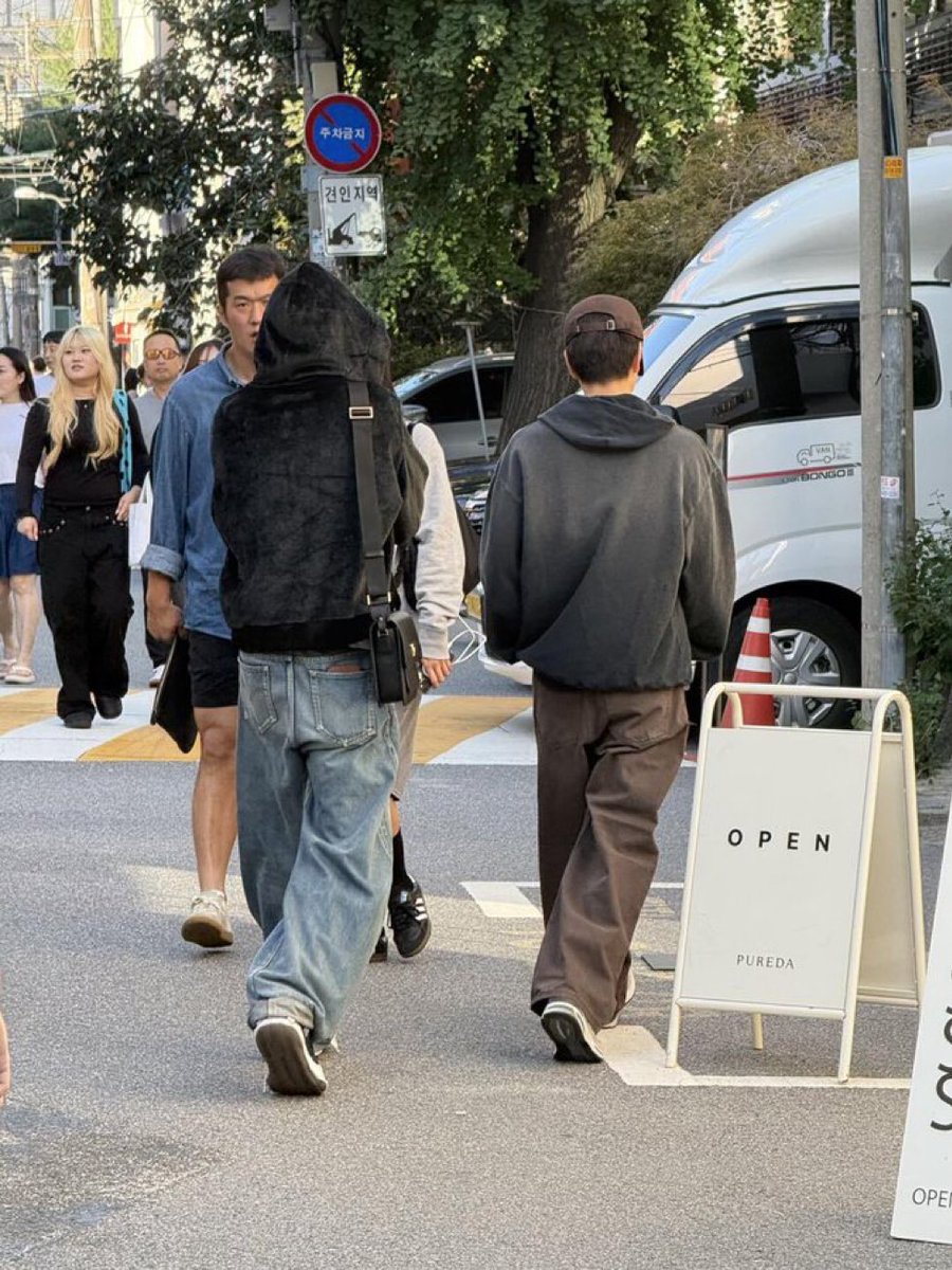 oh remember when seungjin said they goes on date once a week 💔