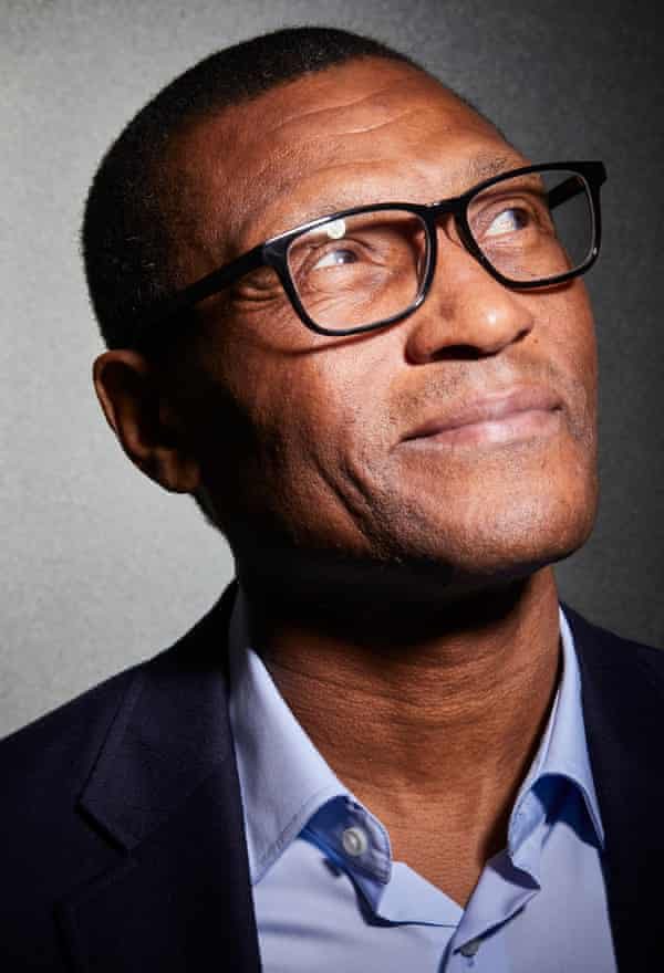 حسب تقارير صحفية

كانت المفاوضات تسير بين الاتحاد و بنزيما بشكل جيد ..

حتى تدخل مايكل ايمينالو وقدم عرض مهين لبنزيما تسبب في غضب بنزيما وطلب خروجه من الاتحاد !!