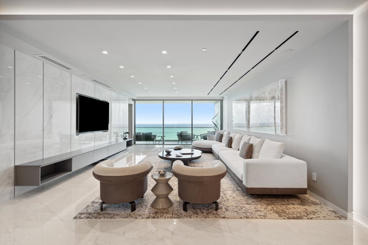 Lifestyle_PG's tweet photo. ELEVATED BY DESIGN
Upscale, modern luxury crafted to be felt, not explained.
#LPG #lifestyleproductiongroup #modernluxury #designforward #luxuryhomes https://t.co/REwy75Ya7E