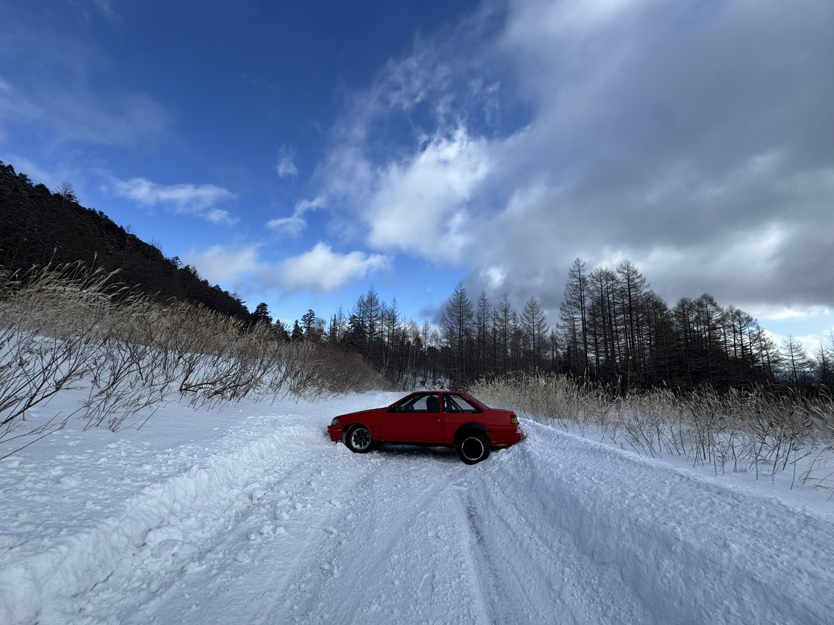 このBRZも持っていったらしい。こんな雪道BRZで走れるのか！？