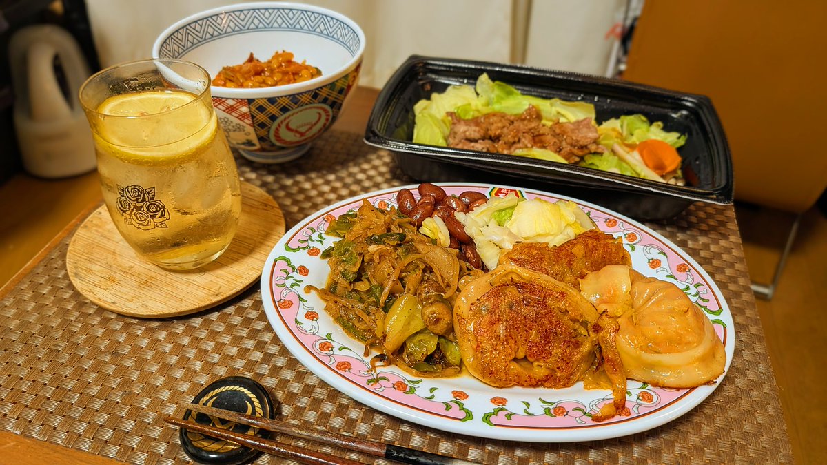 バリウム出し切ったんで5日ぶりに飲んでる。
ハナマサのマンドゥ、地元にある桃苑の餃子みたいな味で結構美味い。