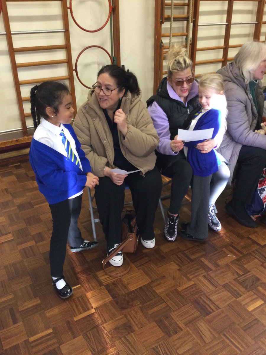 LMace354645's tweet photo. @SwingatePrimary Thank you to all the grandparents who came in for our grandparent afternoon. We loved seeing all of the wonderful toys, photos and memories being shared. 🧸 🪀 ♟ https://t.co/732uKDsuyN