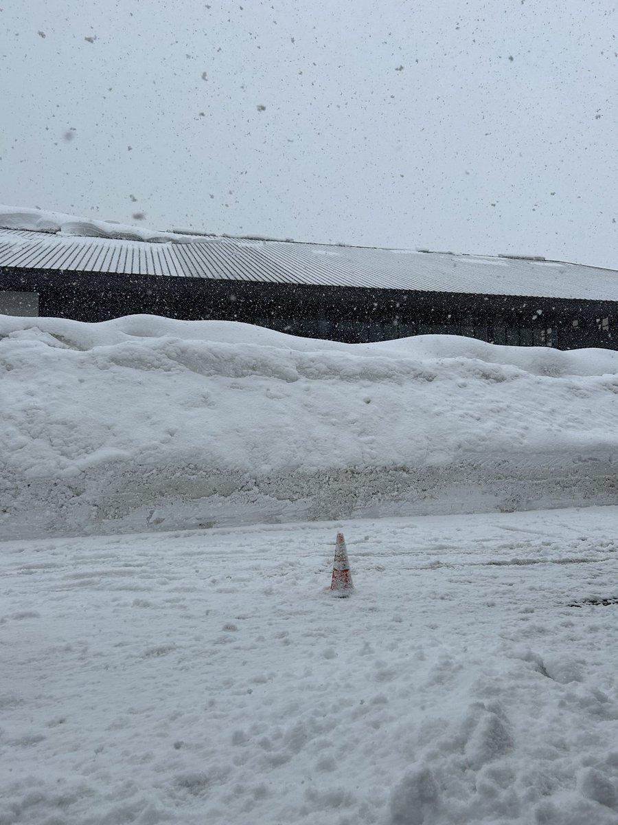 Hidekin3610's tweet photo. 雪国の方々の日常に少し触れる事ができた１日。

子どもたちはとても素直で頑張っていました。

明日からまた頑張ろうというパワーもらえる有意義な時間になった。 https://t.co/lvyIbsHauu