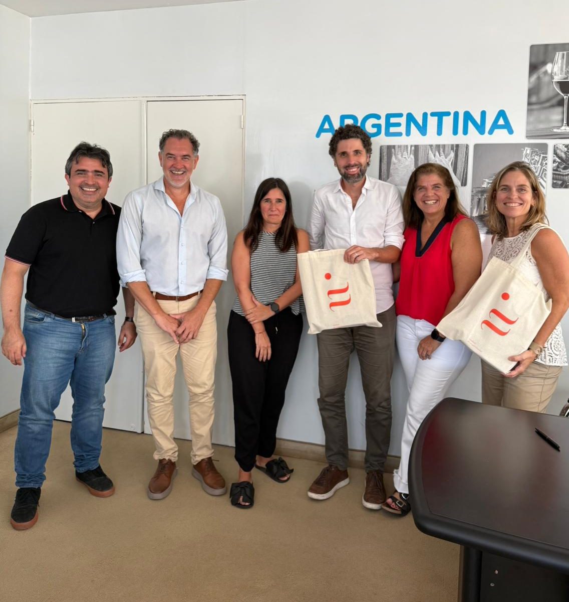 _SantaFeCapital's tweet image. #Turismo #Servicio ✨🏖️✅ La ciudad de Santa Fe fue seleccionada como Destino Turístico del Programa “Promover Verano”

👉 El programa es una herramienta para potenciar la promoción digital de destinos de Argentina y es impulsado por la Secretaría de Turismo y Deportes de la