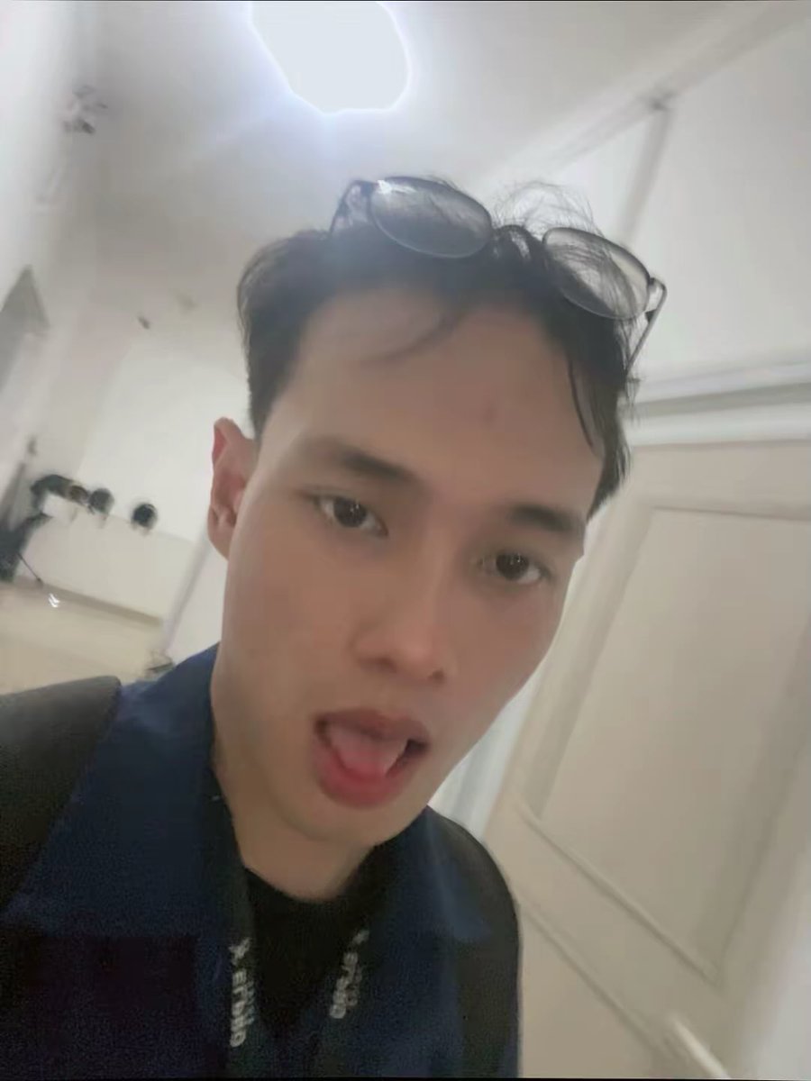 ratedamnxa's tweet photo. aku baru balik kantor sayang (misakan) https://t.co/LGa9KS5sXa
