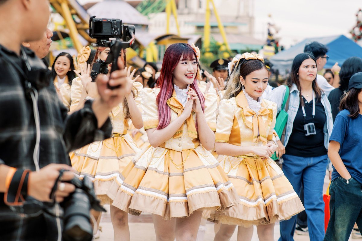 ssakurafimm's tweet image. hd pfc photos just dropped wowwww may pattern pala yung yellow na part