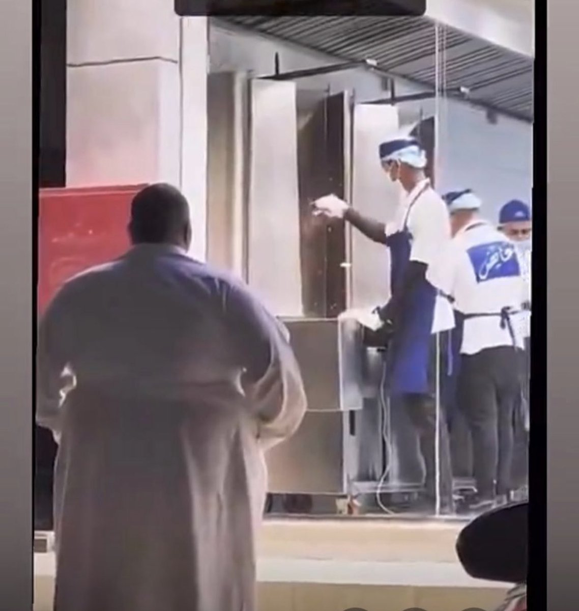 عصابة دولة مختصة في المؤامرات تستدعي موظف جمارك من دولة صديقة ،
الموظف يرفض إسناد له اي مهمة قبل تنفيذ جميع طلبات #السعوديه_الامارات