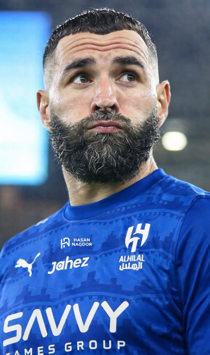 #تعطيل_الهلال_مرفوض 

اقسم بالله ان كان الكلام صدق فهو قلة حياء 

كيف لاعب يتحكم في منظومة دوري ؟!