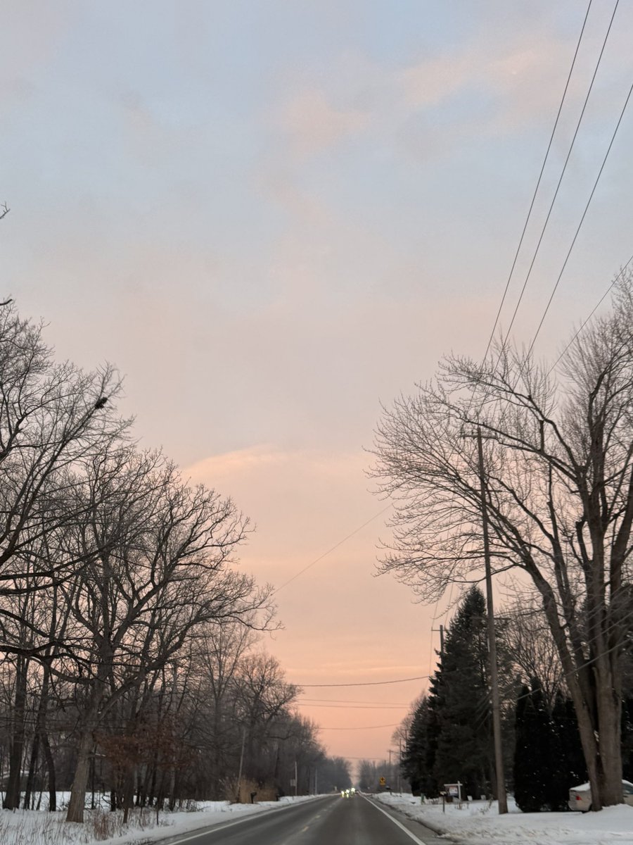 candyheart71's tweet photo. Beautiful sunrise this morning ☀️💗 https://t.co/D1LXpk0VE3