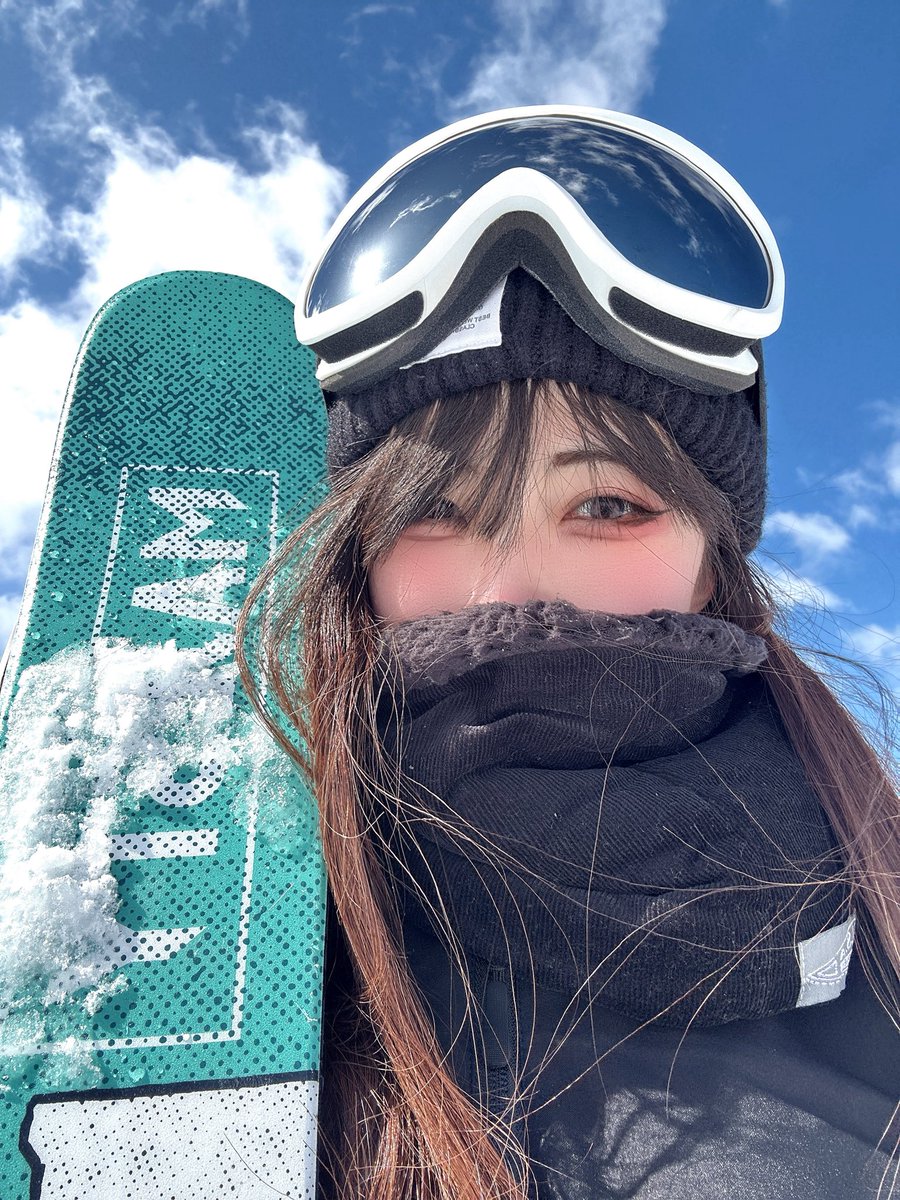 aaa_mi_1's tweet photo. 性別：女
歳：20代前半
歴：今シーズンから
拠点：色々行きたいです
好き：最近初パーク入りました
一言：色々な方と交流したいです！
フリースキーはじめようと思います
よろしくお願いします！

#雪山好きとして軽く自己紹介 
#スキー女子
#雪山好きと繋がりたい  
#スキー好きな人と繋がりたい https://t.co/HaXTZOw0AQ