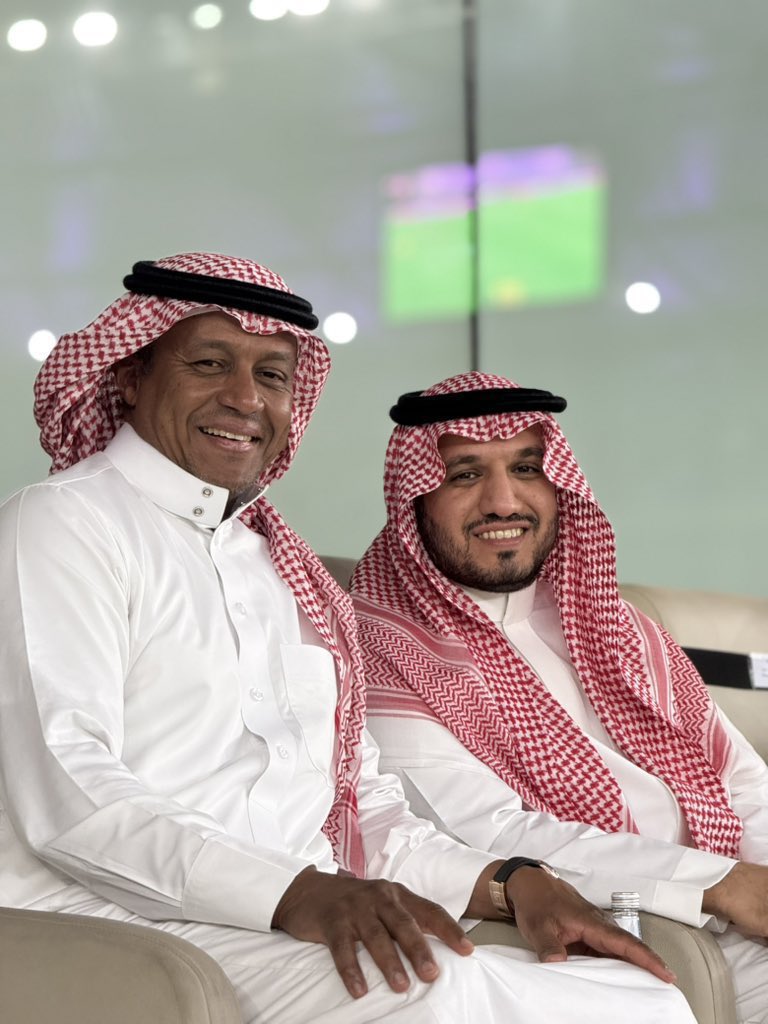 🚨🚨🚨🚨🎙️- حديث ماجد الجمعان 😱😱😱😱😱💣💣💣💣💣

يحق لـ الاسطورة رونالدو يغضب اذا الجميع يتفرج عليه داخل النادي بدون حراك حقيقي 

وهو الان يسجل موقف مع انه مهوب مطلوب منه كلاعب ولكنه يحاول امام صمت إداري شغلته يهاجم أبناء النادي فقط .

كل الناس تخلوا عن الفريق ولم يبقى للعالمي