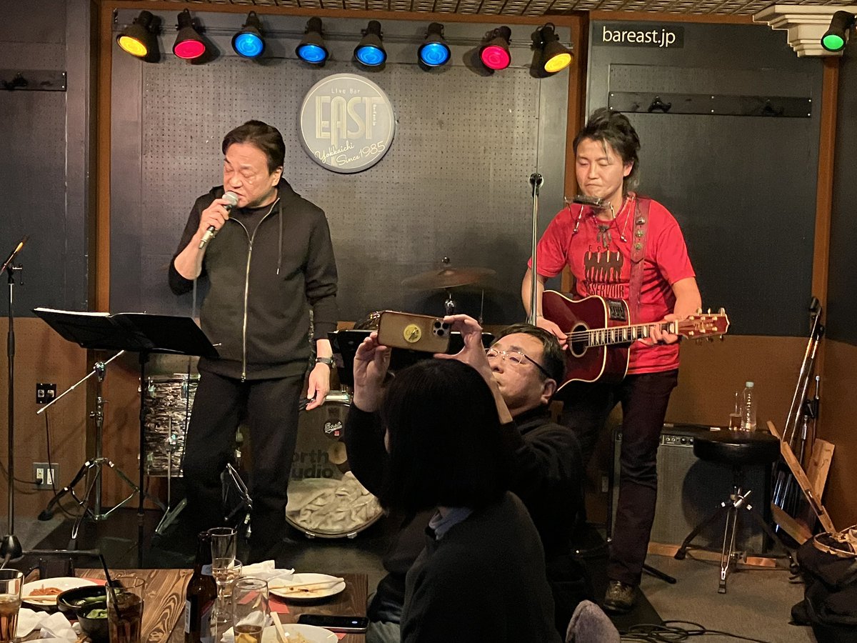 makozuba's tweet photo. 第461回マコ酒RUN
北野誠も歌います
#makozuba #CBCラジオ #cbc1053 #四日市 #BAREAST https://t.co/w8VOYhYPF4