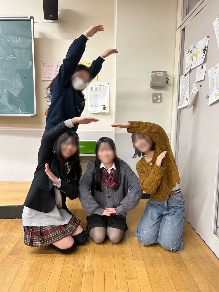 DKMC__official's tweet photo. 【定演まで残り6日⭐️】
今日からはパートの写真！トップバッターはベースパートです✨
愉快な4人で奏でる、合奏を支える重低音にご注目ください🎶 https://t.co/tZqDiL2kYy