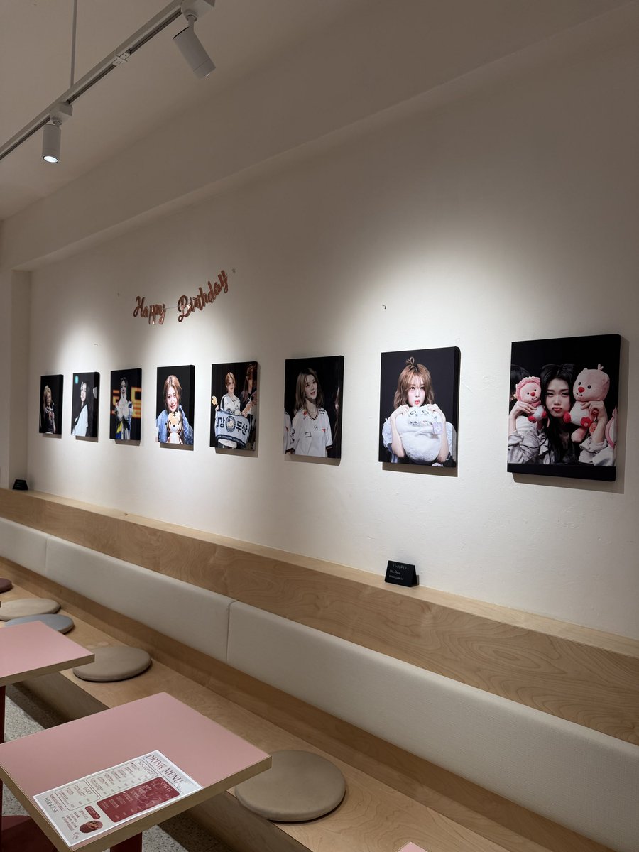 유빈 생카 전시품 공개!
대만에서 준비한 유빈이 생일 카페 전시✨
#트리플에스 #tripleS #공유빈 #유빈 #ユビン #孔裕彬