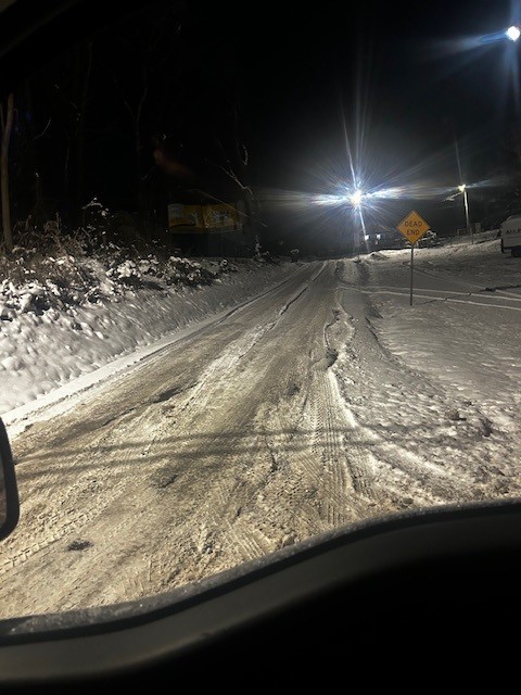 SeviervillePD's tweet photo. City of Sevierville Road Conditions Update Mon 02-02 8am.

Main City roads are generally clear, however many secondary/residential routes remain snow/ice covered. Black ice may be present. Travel is not advised this morning.

Crews will be treating/plowing throughout the day. https://t.co/Zc3KBfYfT2