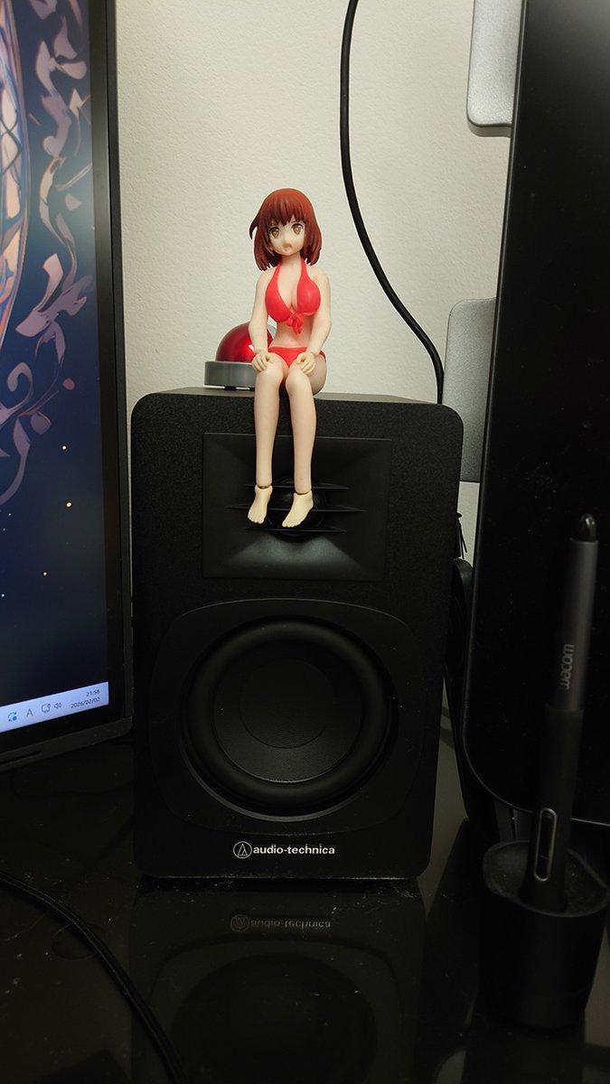 5000円くらいの安いスピーカーの調子が悪かったので、
ちょっと奮発して27000円くらいのスピーカー買った。
2W出力から30W出力になったので、音の迫力が違う！

これで自分で作ったSuno曲聴きまくり！