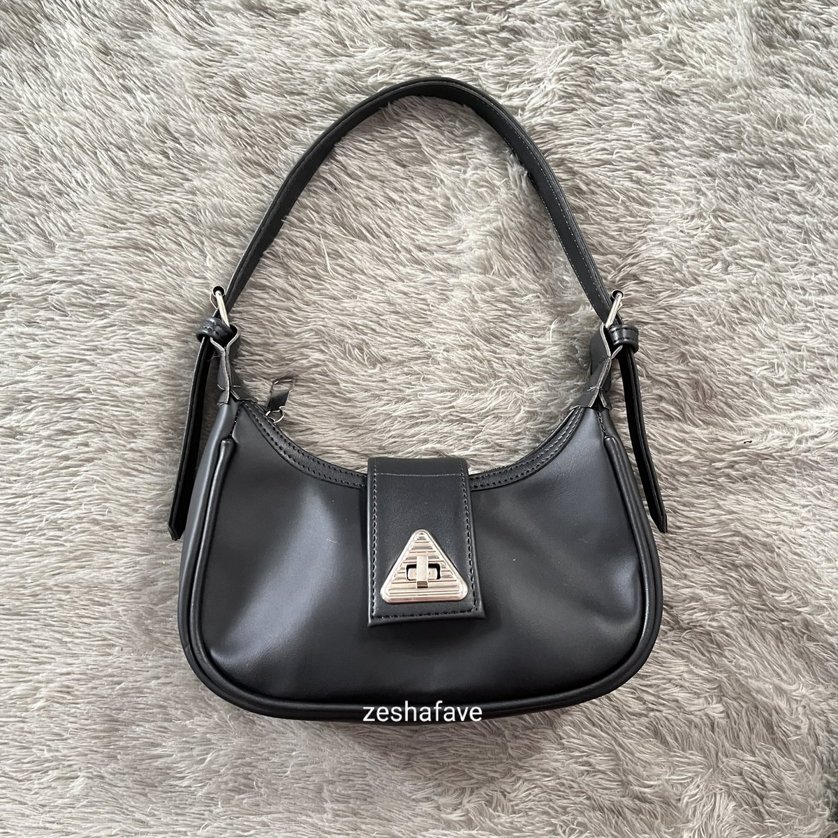 pweetynxi's tweet photo. FASHION UNDER 100K YANG WORTH TO BUY DI TANGGAL KEMBAR 2.2 ‼️🫵🏻 https://t.co/zDd85d1H9a