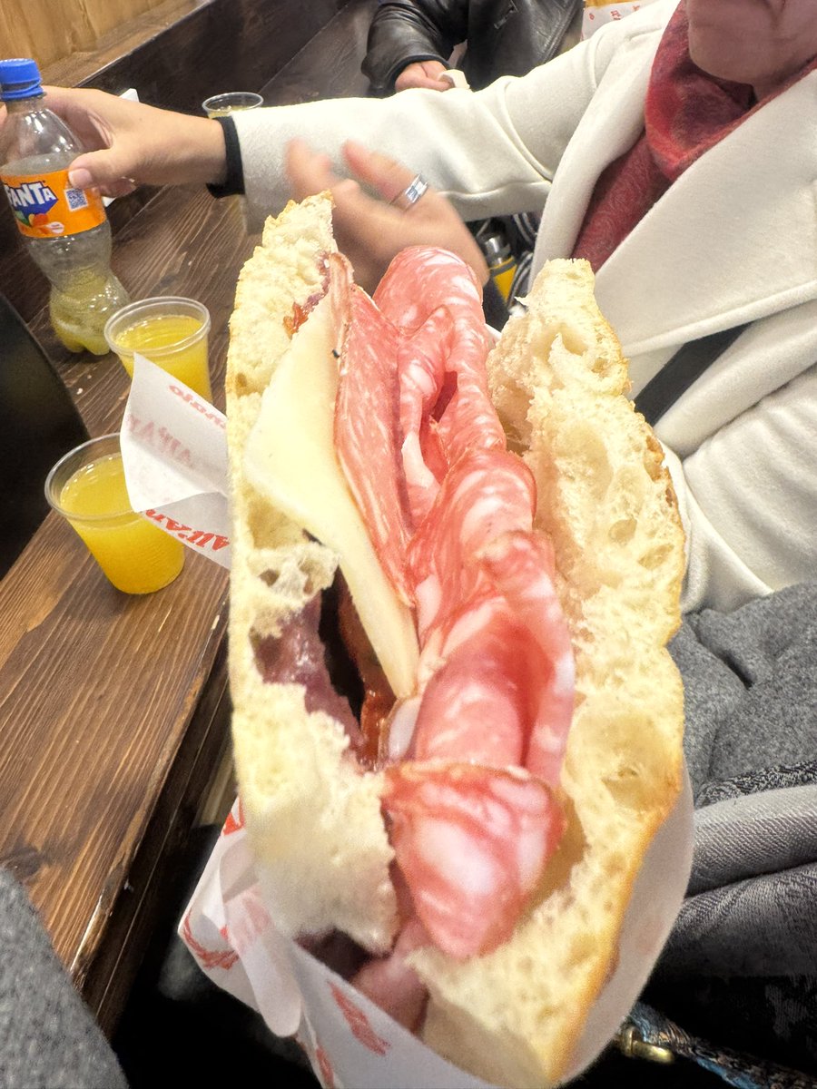 Será que eu chego ? tweet media