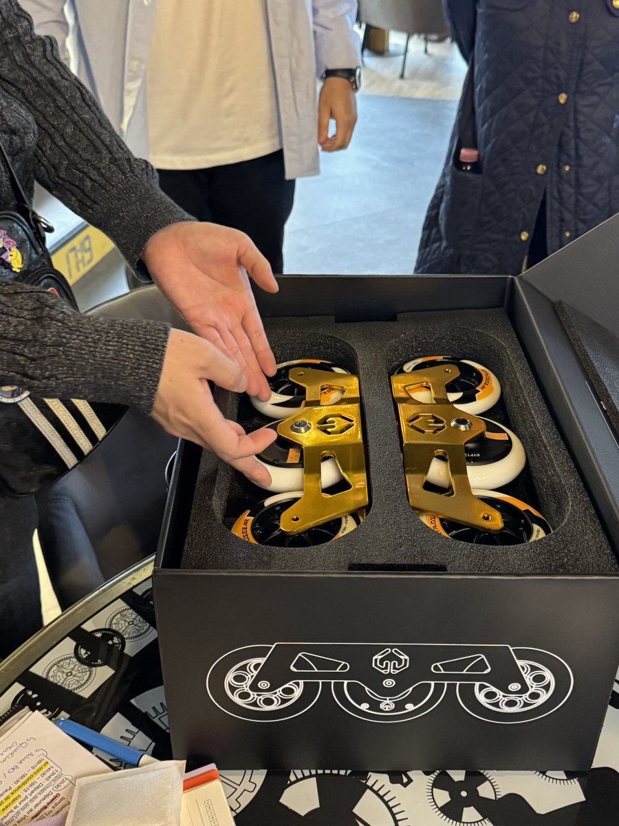 [閒聊] 大暮維人 人在法國 收到電動直排輪 - 希洽 - PTT.BEST 批踢踢爆文