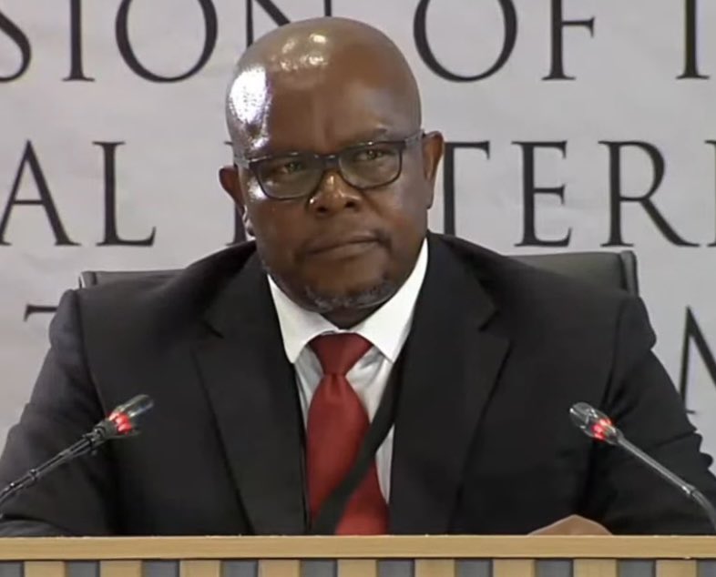 I can't believe that this is the same gentleman who told the commission just last week with a straight face that the only big 5 he knows are animals...

Jiki jiki he's fearing for his life 

Jiki jiki he's in hiding, from what??

Animals 🤔🤔🤔