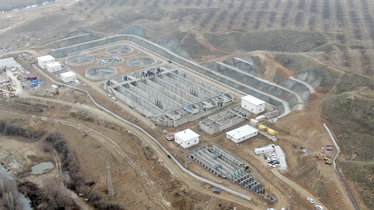 💧Türkiye'nin en fazla deprem konutunun yapıldığı Malatya'nın Yeşilyurt ilçesindeki İkizce Mahallesi'nden çıkan atık sular, ileri biyolojik arıtma sürecinden geçirilerek tarımsal sulamada kullanılacak

#Yeşilhat🌱

aa.com.tr/tr/yesilhat/si…