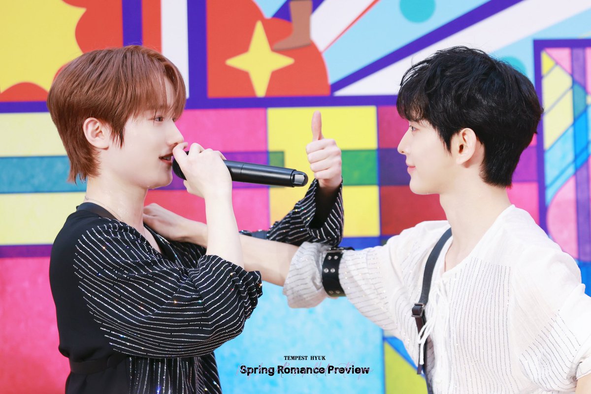 SpringRomance17's tweet photo. 260202 mini live

🤍🤍

#HYUK #템페스트 #구본혁 #혁 #TEMPEST https://t.co/pKtCysBwVr