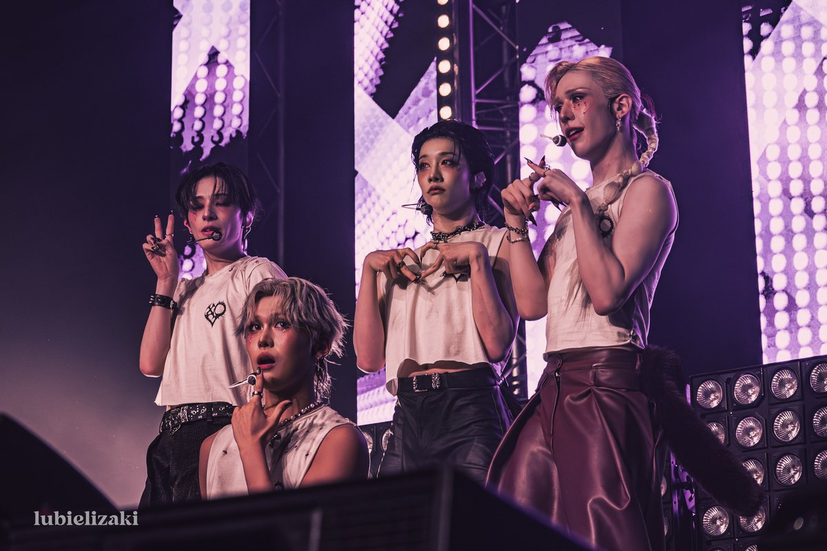 lubielizaki photo tweet media