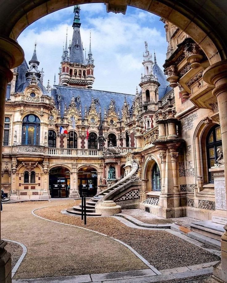 francesafetytra's tweet image. A 19th-century marvel in Normandy, France 🇫🇷