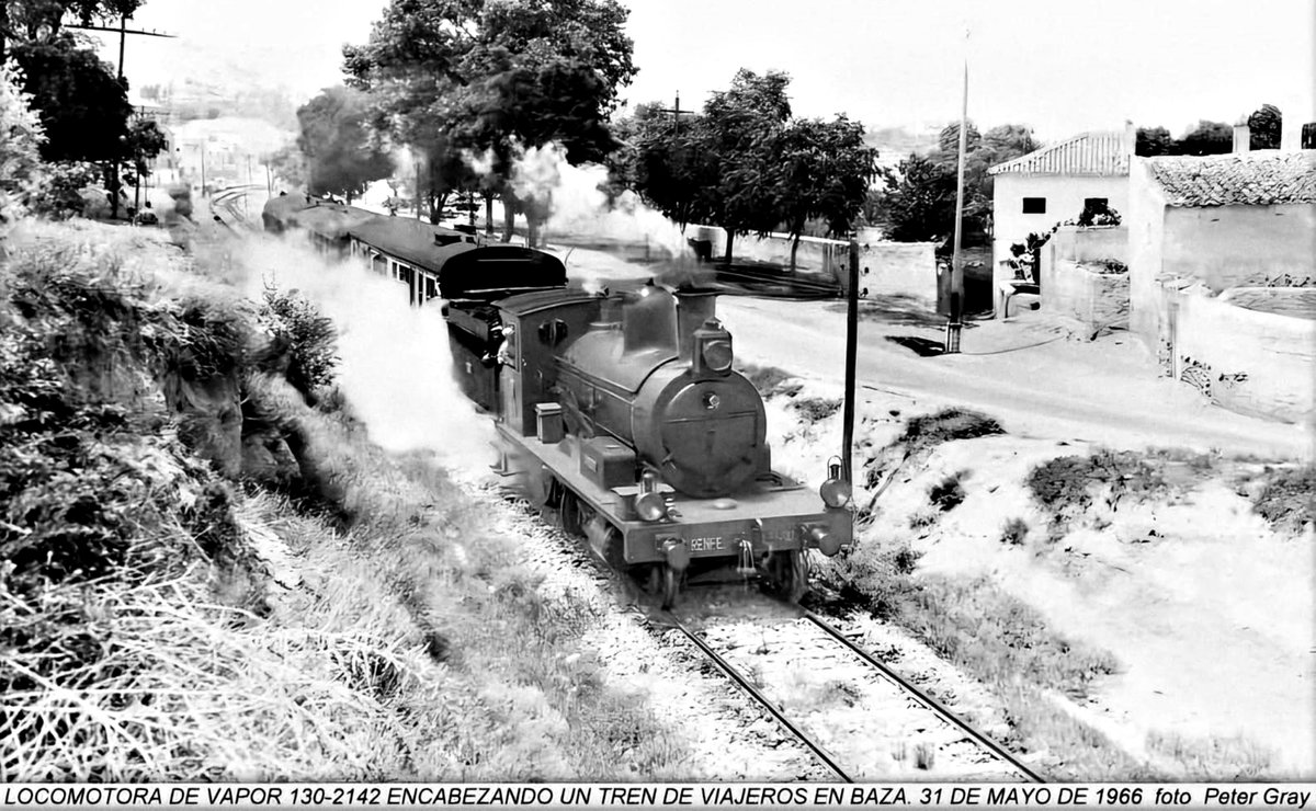 No es que el tiempo pasado fuese mejor, que va, es que antes había tren en las comarcas de #Guadix #Baza #Almanzora #Lorca Nos lo cerraron injustamente y necesitamos su reapertura para movilidad digna y sostenible.
El tren PUEDE y DEBE volver
31/12/1984-2/2/2026 #15009díassintren