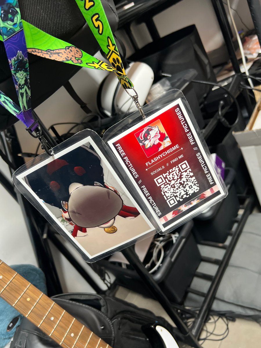 Flashyeldoggo tweet media