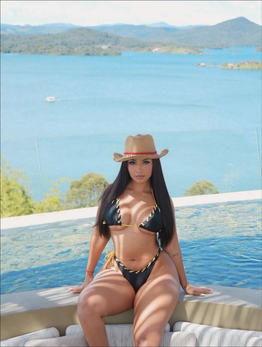 caamibernaal392's tweet photo. 🇨🇴💙

🔎Ivana Contrast Stitch 2 Piece Bikini - Black/Yellow https://t.co/gewwBh9gFX