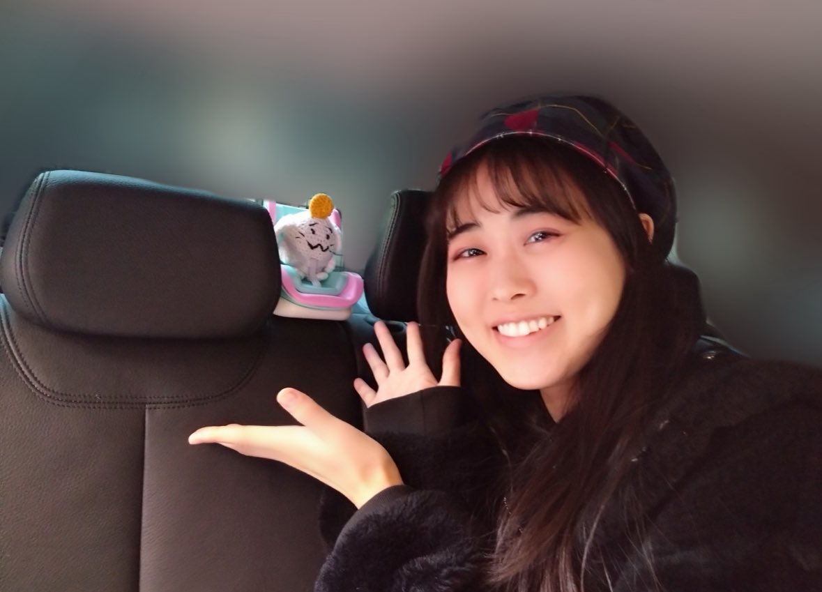 omg he's in a tiny carseat