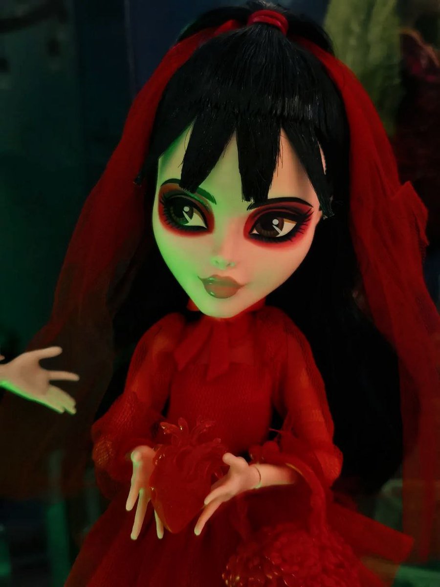 𝔰𝔠𝔞𝔯𝔩𝔢𝔱 𝔡𝔢𝔞𝔱𝔥 tweet media