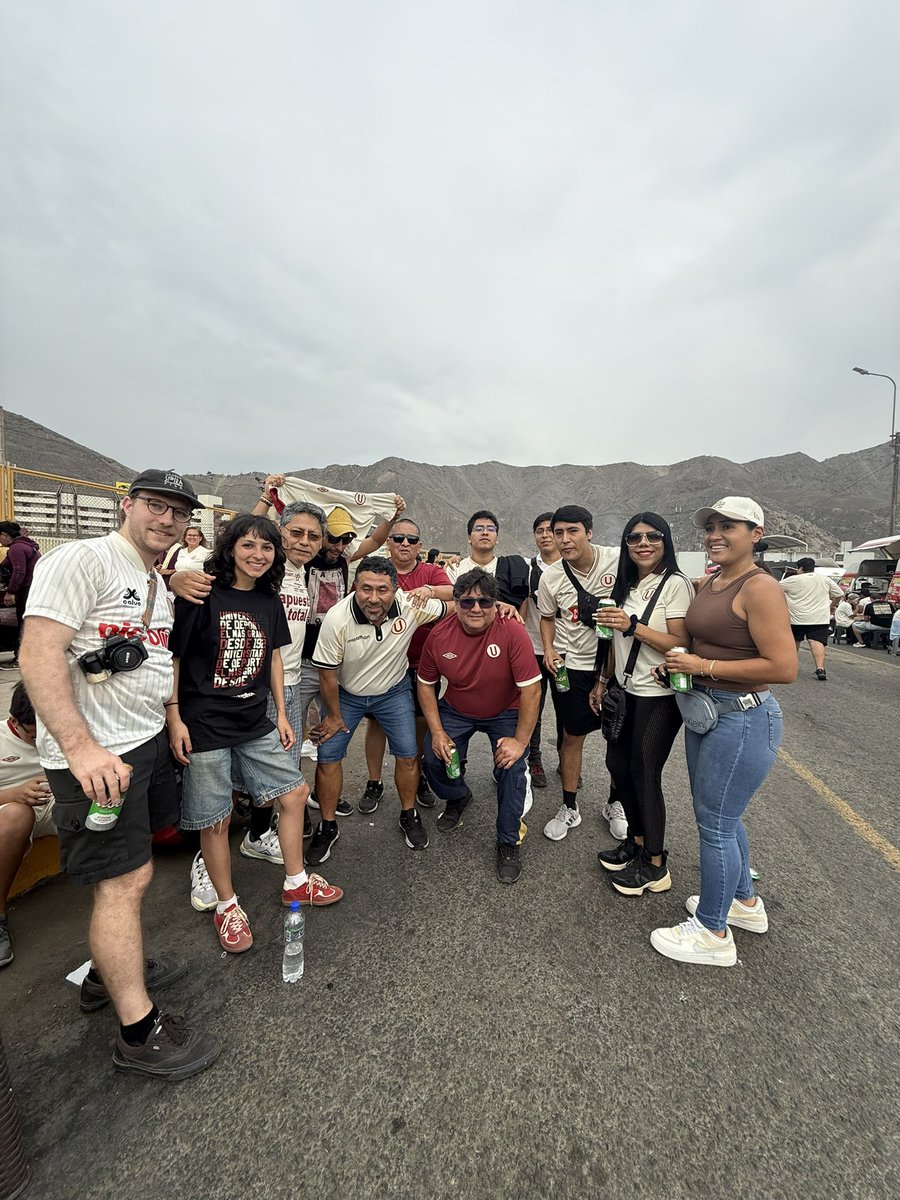 Empezamos una nueva temporada con invitados internacionales en familia💪este 2026 será difícil pero con garra + humildad lo sacaremos adelante. #PorqueTeQuieroTanto <a href="/Universitario/">Universitario</a> <a href="/trinchera_nort/">TRINCHERAⓊNORTE</a> <a href="/embajadurcrema/">EmbajadⓊr Crema</a>
