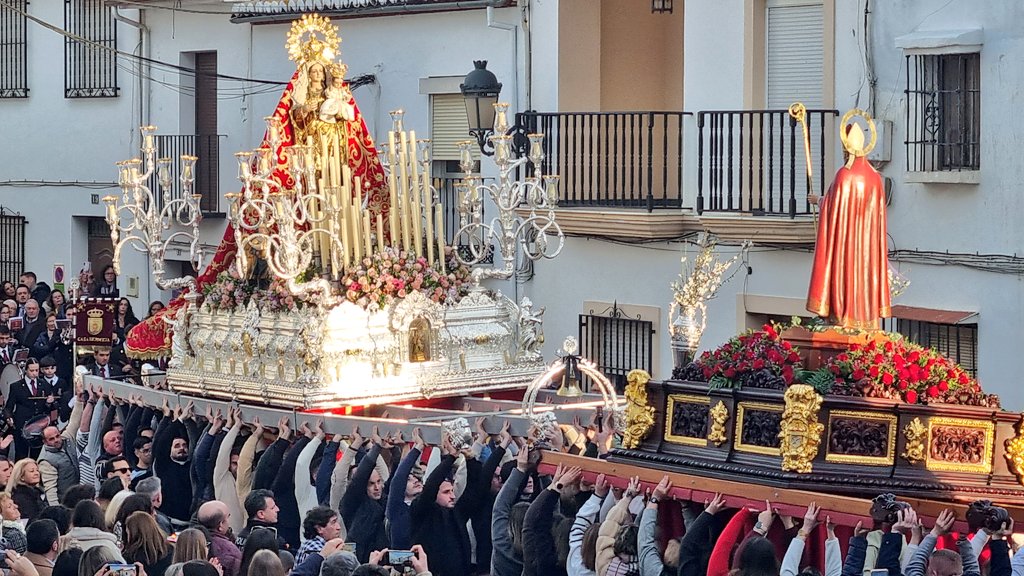 ColmeCandelaria's tweet photo. Traslado de la Virgen de la Candelaria, patrona de #Colmenar (#Málaga) 2026, desde su ermita a la iglesia.
#CofradíasMLG https://t.co/ws05bN3nbt