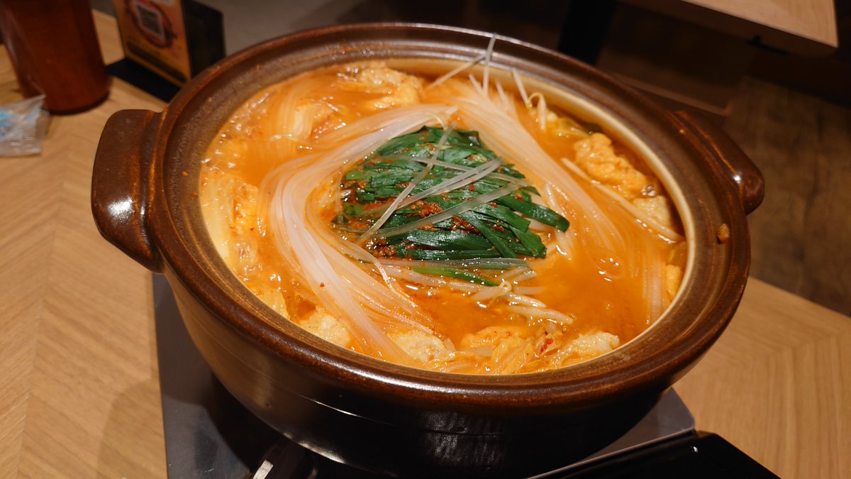 ryu_chan_0604's tweet photo. グルメデートの旅２

凍えた身体を温めるため、２度目の赤からさんへ！
前回よりも辛さを上げて注文！
姫の好きなユッケももちろん注文！
美味しくいただきました！
#鍋
#赤から
#デート https://t.co/6svoNw6D1r