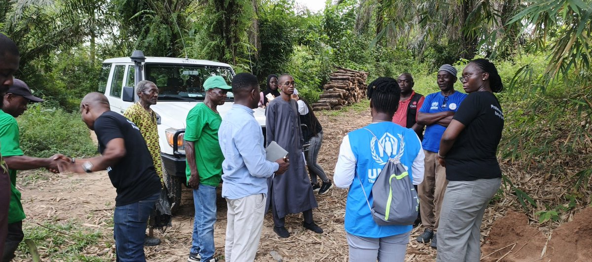 unhcrnigeria's tweet image. Walking the land together — refugees, host communities, and authorities — toward a shared future.

In Cross River State, #Nigeria 🇳🇬, the survey &amp;amp; demarcation of 1,000 hectares of farmland has begun, paving the way for sustainable livelihoods &amp;amp; social inclusion.
#WithRefugees