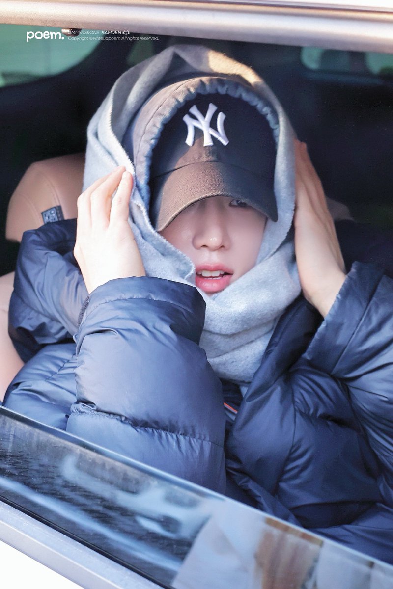 writeuapoem's tweet image. 260202 아돌한퇴근

#나캠든 #KAMDEN #앰퍼샌드원
#나두빈 #カムデン #AMPERSANDONE