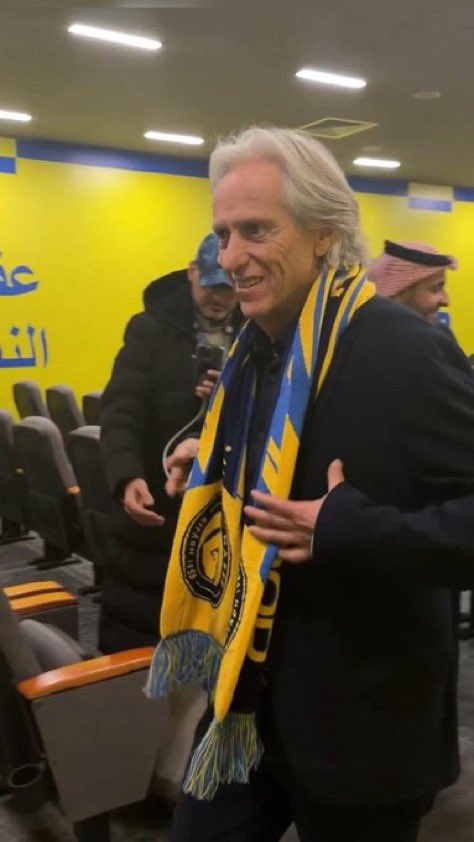 magh7_'s tweet photo. تدري ان هو الي محرش رونالدو بس ما عندك دليل https://t.co/hQ7b9CKozu