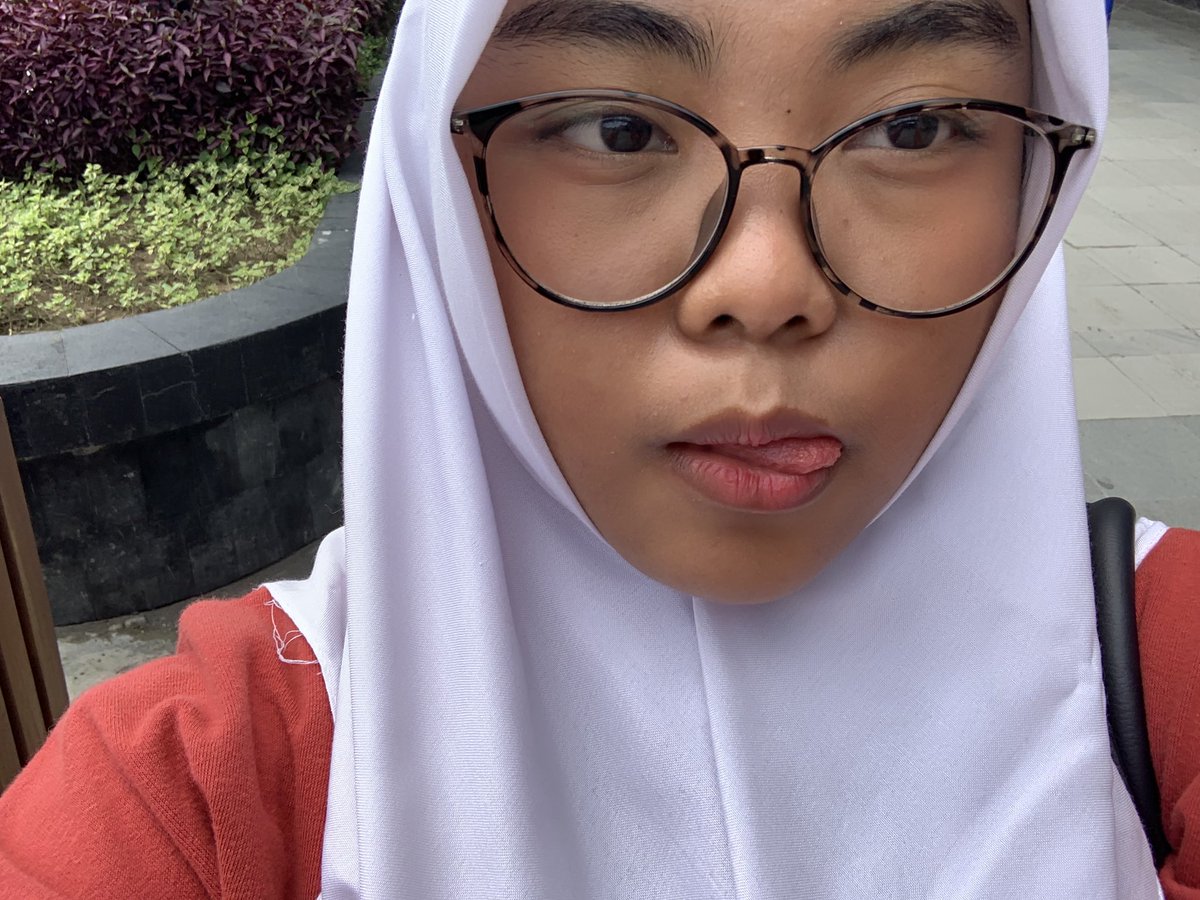 liyaa law’25 tweet media