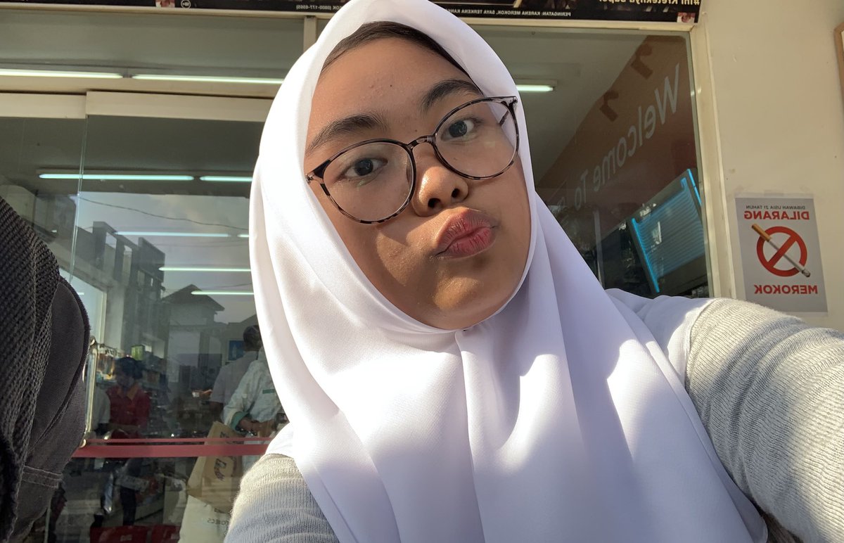 liyaa law’25 tweet media